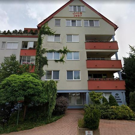 Alure Residences 2 & 24H Self Check-In, Parking In The Garage In The Apartment Building Included, New Building, Terrace, Green Location With A Forest Park With A Lake, Children'S Playground 班斯卡-比斯特里察 外观 照片