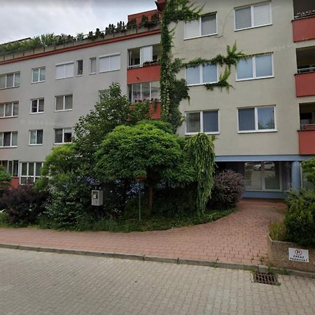 Alure Residences 2 & 24H Self Check-In, Parking In The Garage In The Apartment Building Included, New Building, Terrace, Green Location With A Forest Park With A Lake, Children'S Playground 班斯卡-比斯特里察 外观 照片